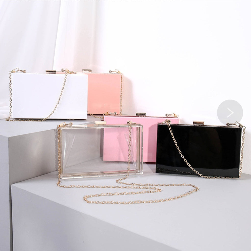 I see you styling clutch purse