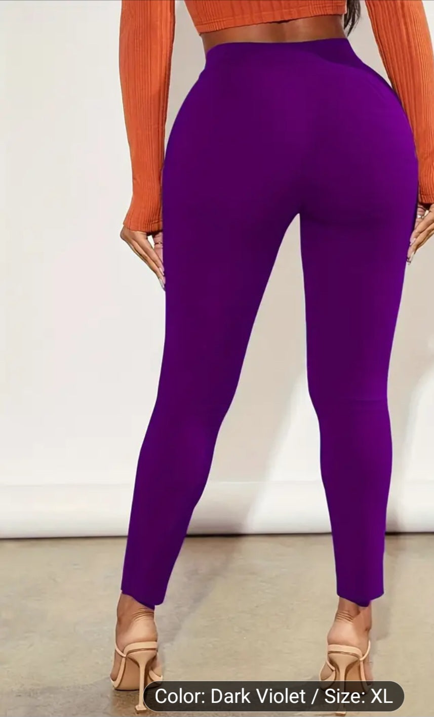 Slim yet curvy pants