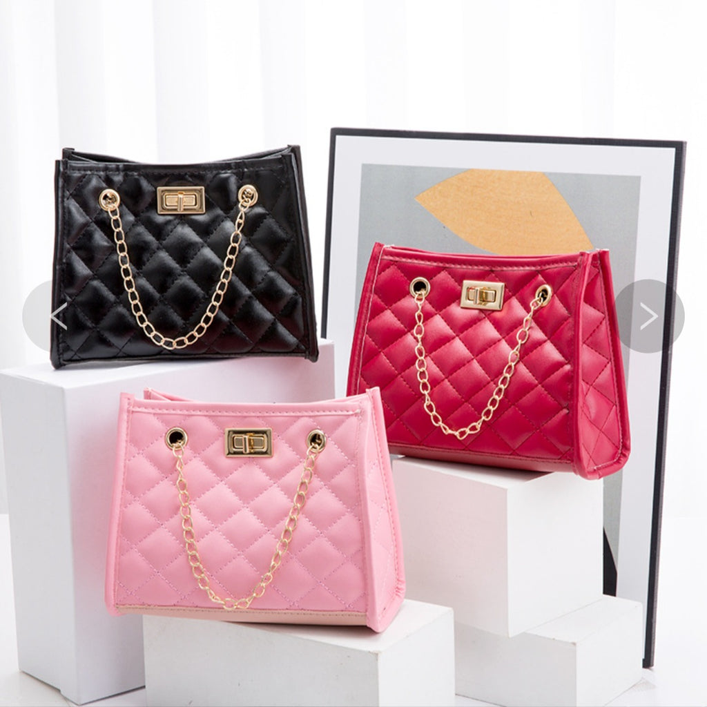 All season leather pu shoulder bag !