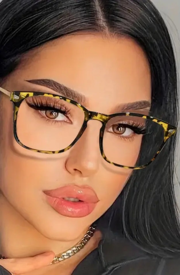 Stylish sassy & classy Eyewear